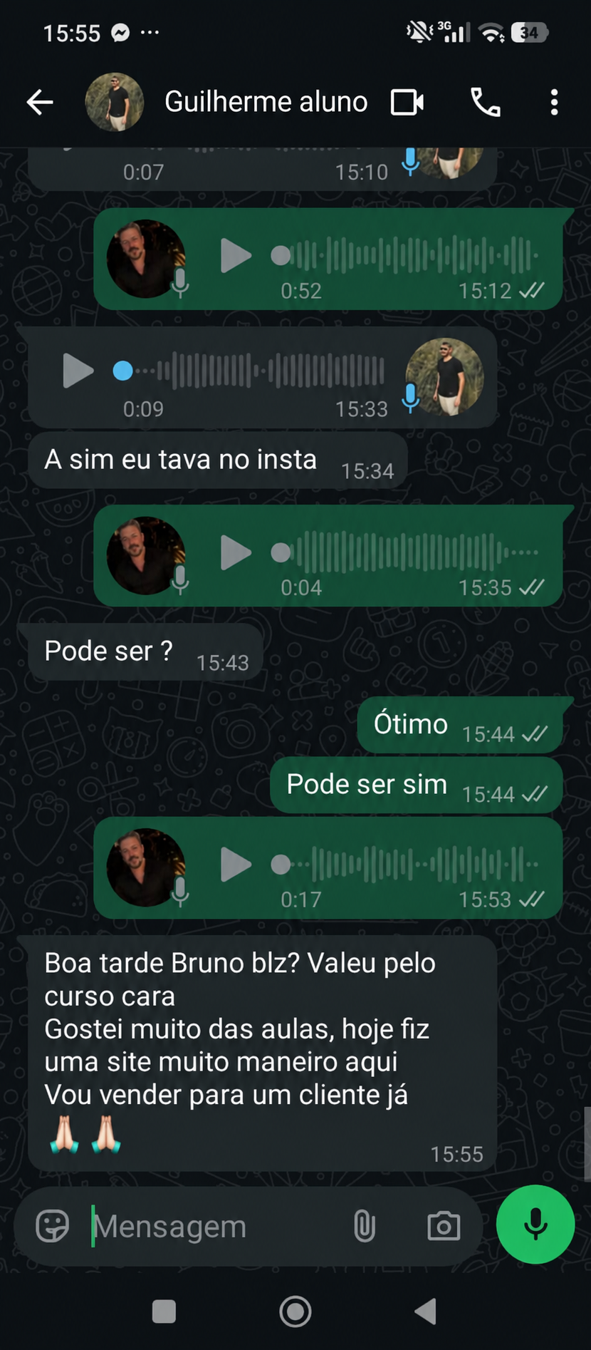 Conversa de Guilherme elogiando as aulas e contando que criou um site que pretende vender a um cliente.